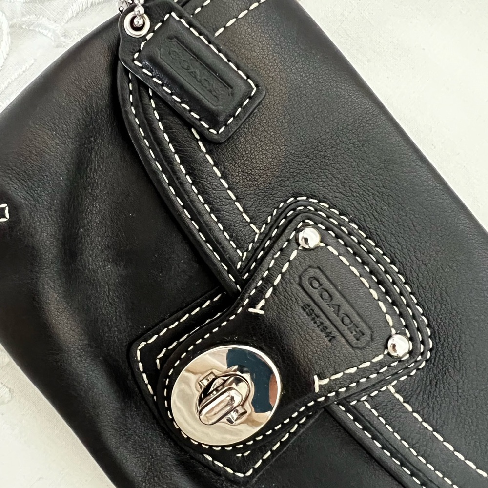 Coach Wristlet EUC
